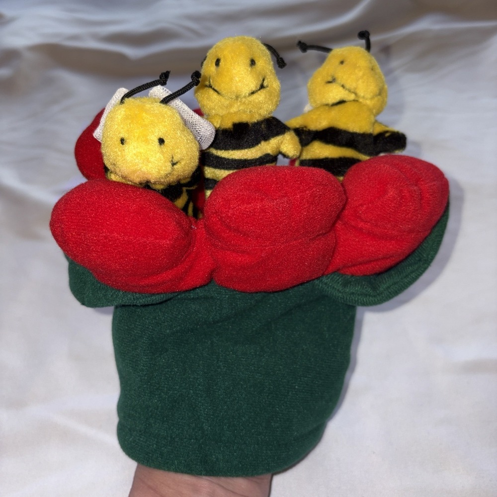 RUSS BERRIE & CO. PUPPET PALS, PLUSH BEES IN FLOWER FINGER PUPPET, BRIGHT COLORS